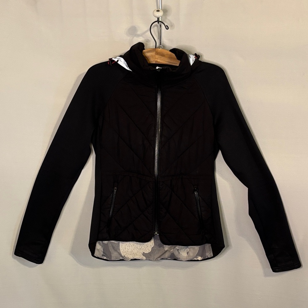 Athleta Black Quilted Running Jacket Size Medium Stowaway Hood